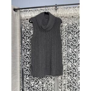 Neiman Marcus Cashmere Sleeveless Turtleneck Sweater Size Medium